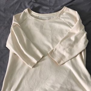 Isaac Mizrahi casual top- ivory, 3/4 sleeves slit sides like new!